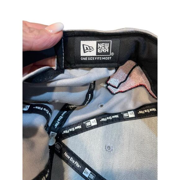 Boston Red Sox Hat Cap- New Era One Size Adjustable - Picture 4 of 4